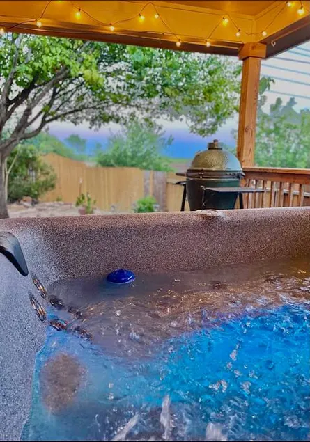 Swanky Hot Tub House - Image 1