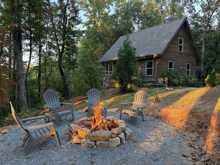Designer Log Cabin⛰️ Views + Biltmore Pass | Modern Luxury near Saluda - Image 1