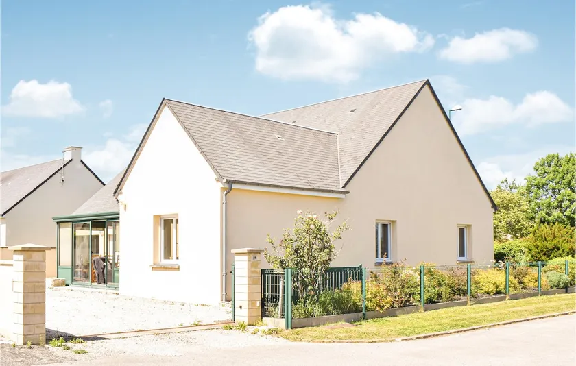 3 Bedroom Cozy Home In Sainte-Mère-Église - Image 1