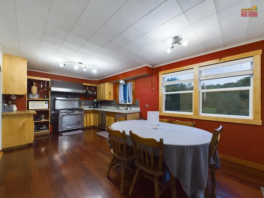 20 Minutes to Munising, Quiet Country Setting - Image 1