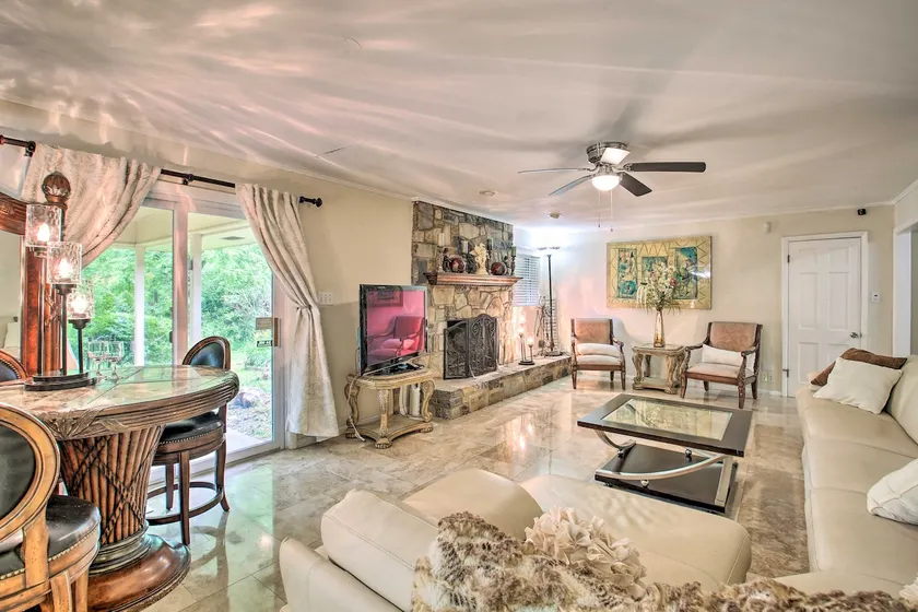 Huge Home! Close to All! Big Enclosed Yard! Park 6 - Image 1