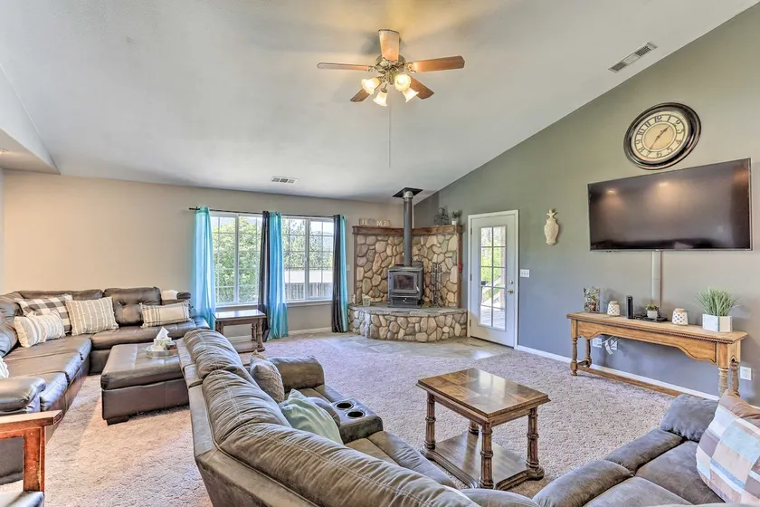 Private Pool & Game Room: Family Weaverville Gem - Image 1