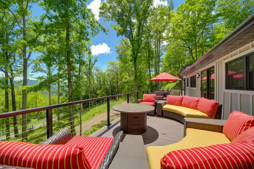Remote Smoky Mtn Escape w/ Views & Trail Access! - Image 1
