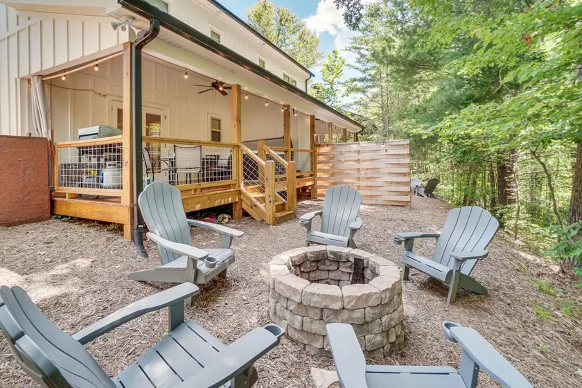 Luxury Helen Retreat | Hot Tub & Game Room - Image 1