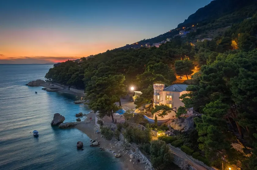 Beachfront Villa Castellum with Pool - Image 1