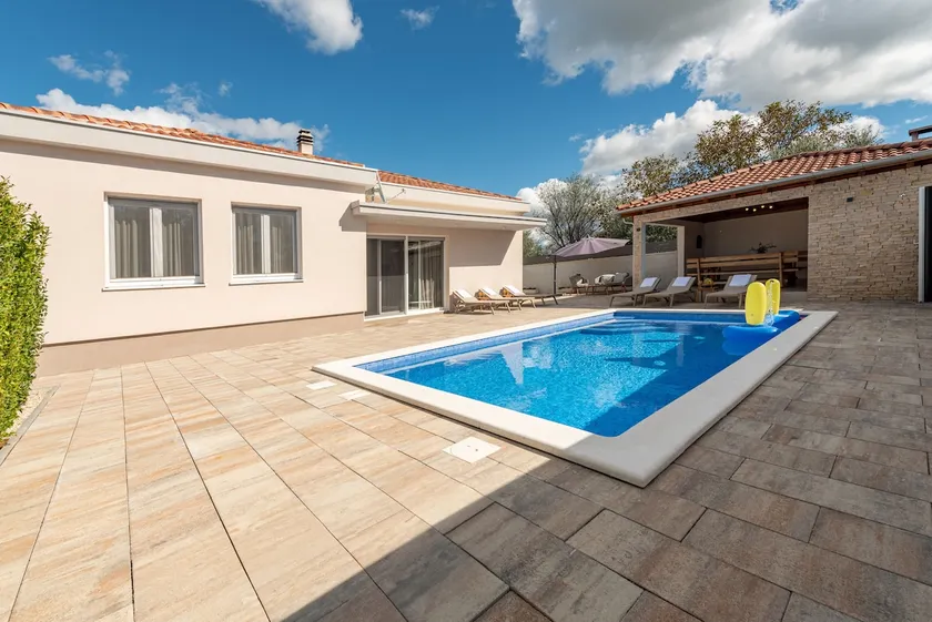 Villa Dora ZadarVillas - Image 1