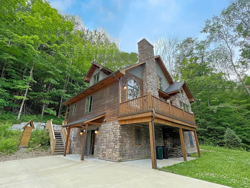 Holiday House - Image 1