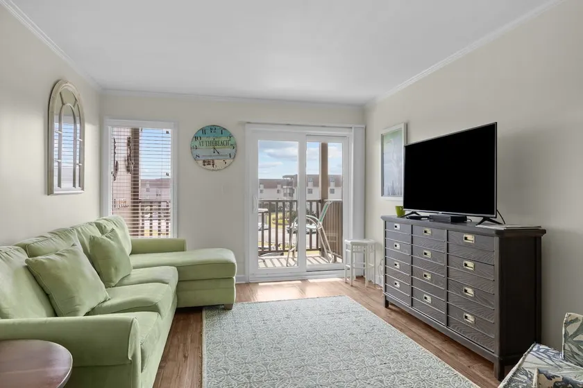 Summer School condo - Image 1