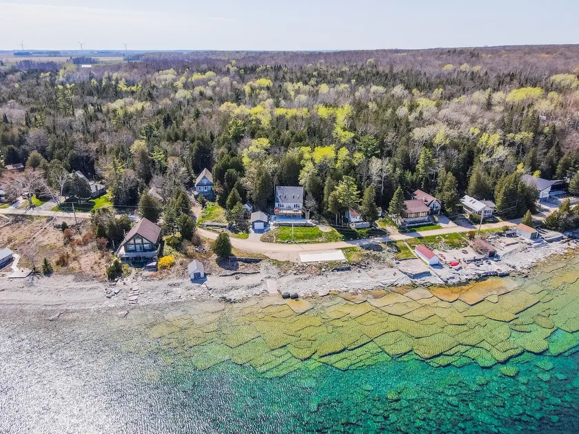 Paradise: Waterfront Gem with Georgian Bay Views - Image 1