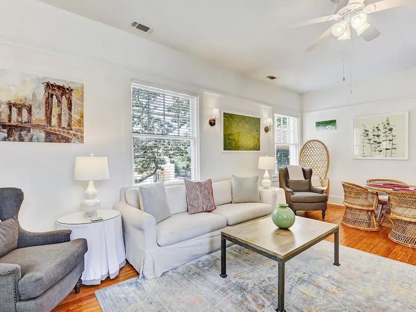 Huge Home in Starland District, Heated Pool Access - Image 1