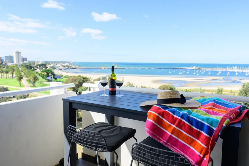 Jade - St Kilda Beach Views - Image 1
