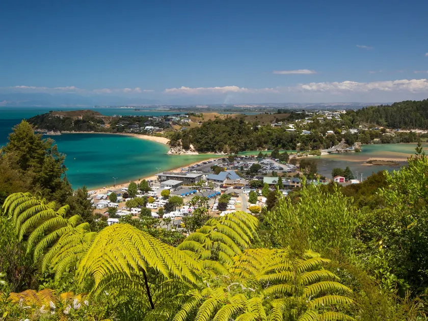 La casa de cristal - Kaiteriteri Holiday Home - Image 1