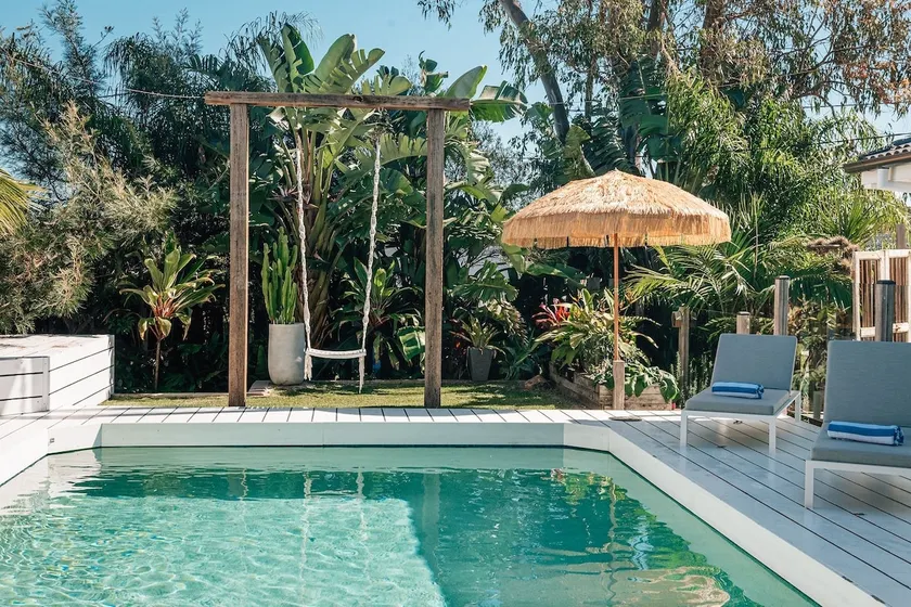 Prime location with pool - walk to Coolum Beach - Image 1