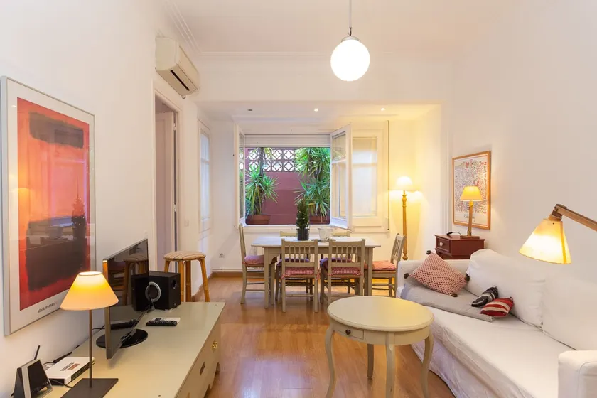 Filmoteca Sarria 1- wifi quiet bright comfi - Image 1