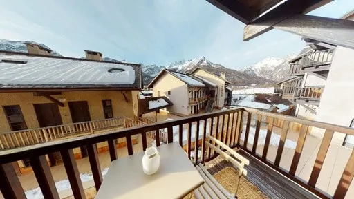 Bright 30 M With Balcony Center Villa - Image 1
