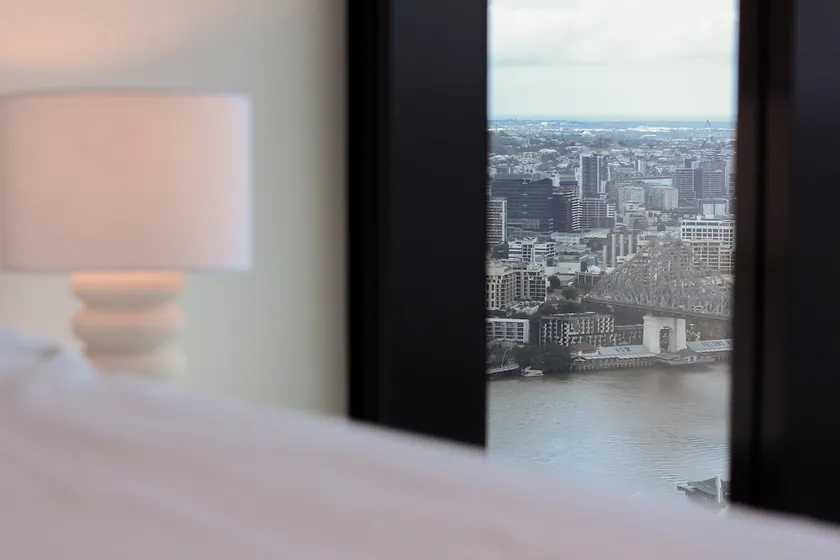 Luxury 1 BDR Skytower City River Views - Image 1