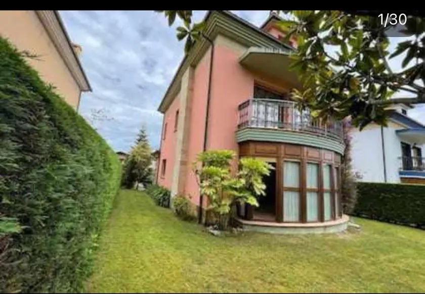 Chalet La Portilla - Image 1