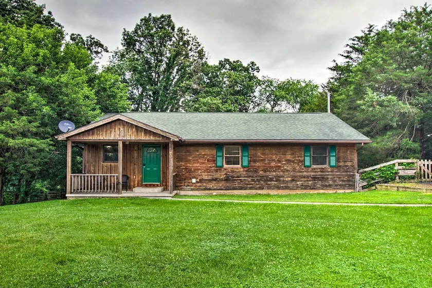 Pet-Friendly VA Home ~ 30 Mi to Shenandoah NP - Image 1