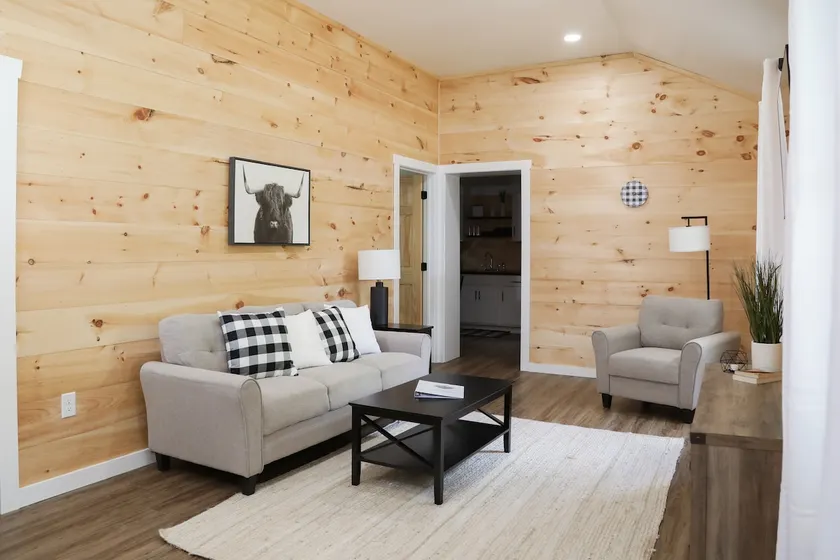 The White Buffalo Cabin 4 - Image 1