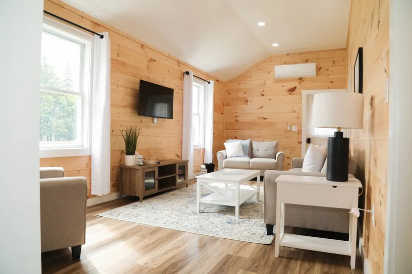 The Hillside Hideaway Cabin - Image 1