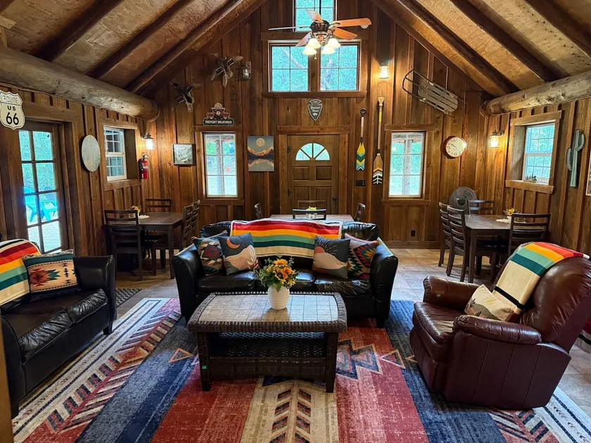 Bunkhouse • Sleeps 20 • Weddings • Reunions •WiFi - Image 1