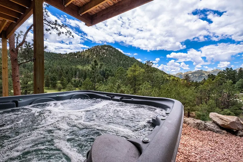 Eldondale - Mountain Views, Wildlife, Hot Tub - - Image 1