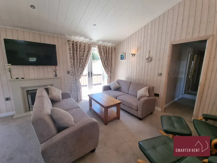 Milford on Sea - 4 Bedroom Lodge - Image 1