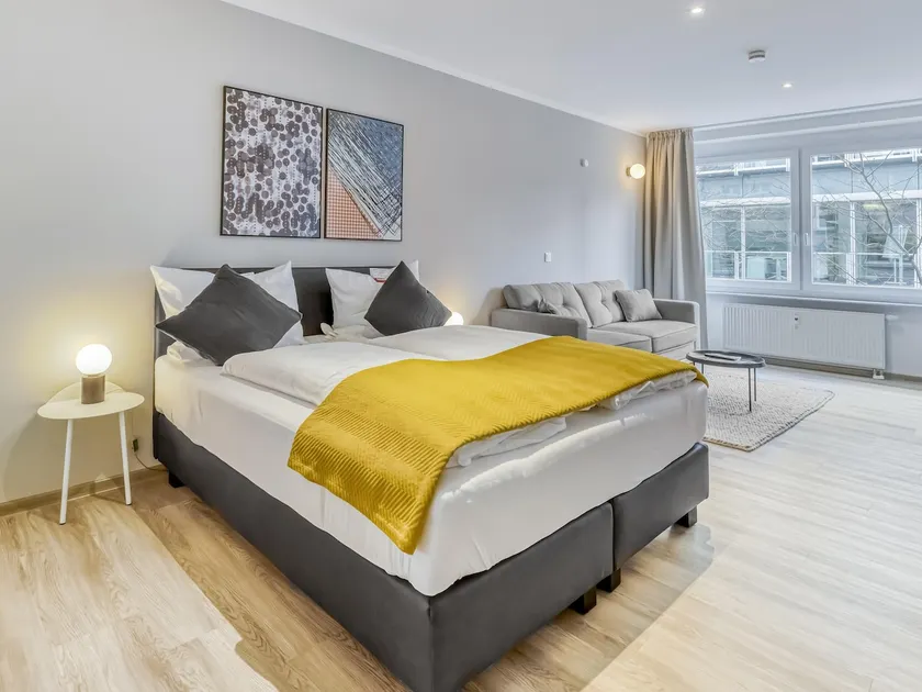Essen Kibbelstr | Suite XL + Sofa Bed + Balcony - Image 1