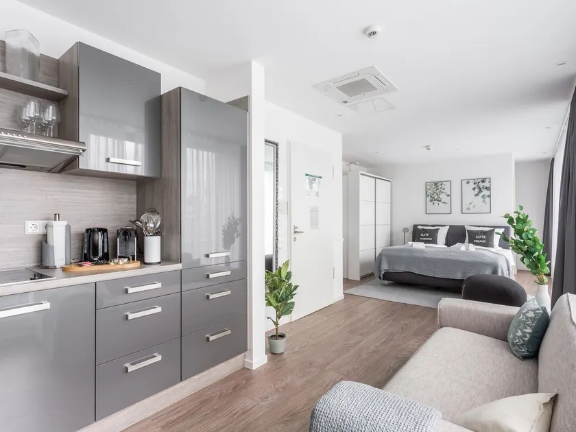 Köln Friesenplatz | Suite XL + Courtyard View - Image 1