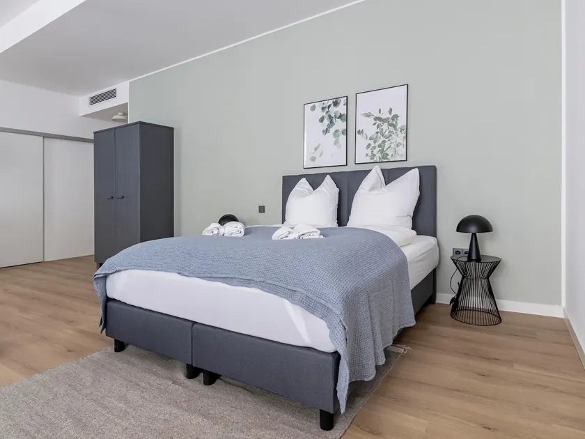 Rosenheim Gillitzerstr | Suite XL + Sofa Bed - Image 1