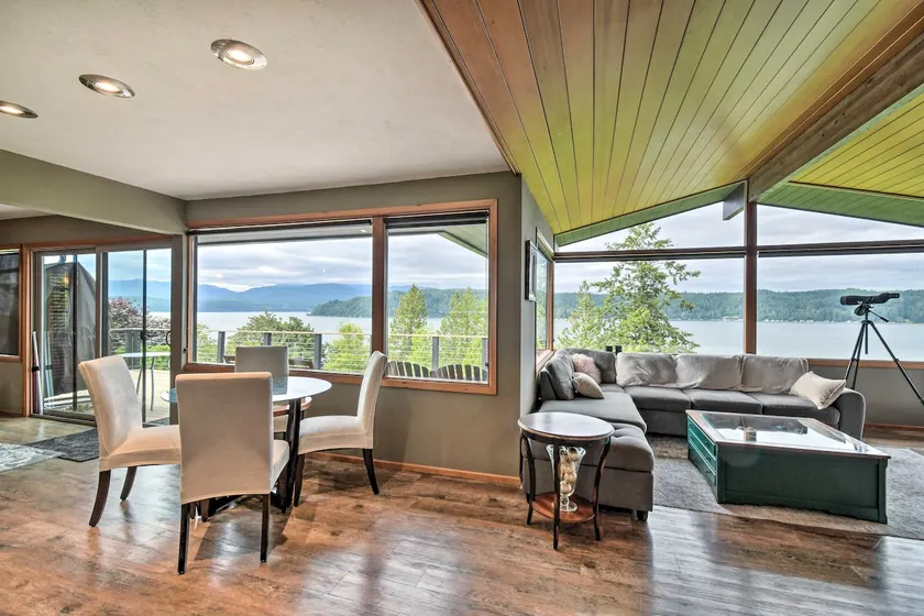 Deck & Sweeping Views: Family Union Home - Image 1