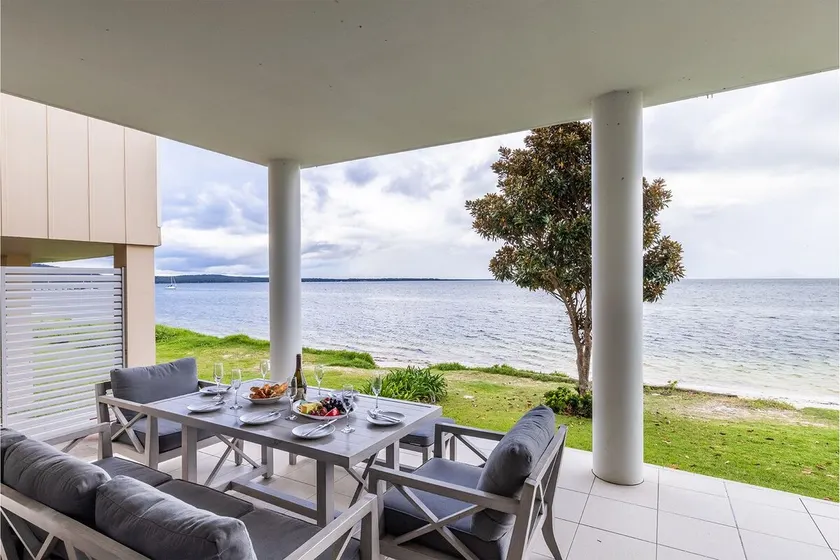 Seaview Splendour 2, 163 Soldiers Point Rd - waterfront stunning unit - Image 1