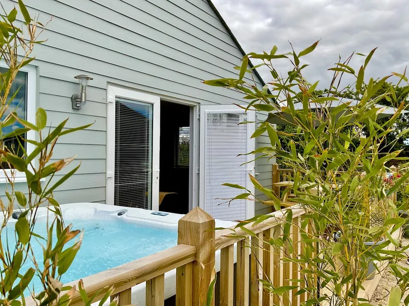 Tolcarne Lodge, Cornwall, Private Hottub - Image 1