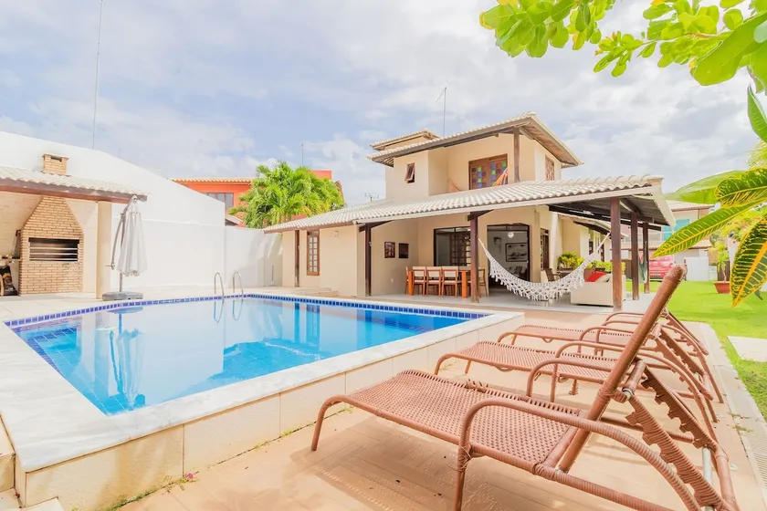 GB58 Great House 5 Bedrooms - 170m from the Beach - Image 1