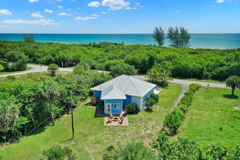 Hutchinson Island Cottage: Steps to the Beach - Image 1