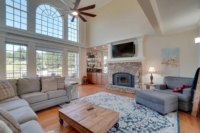 Beautiful Hiawassee Home w/ Mountain Views! - Image 1