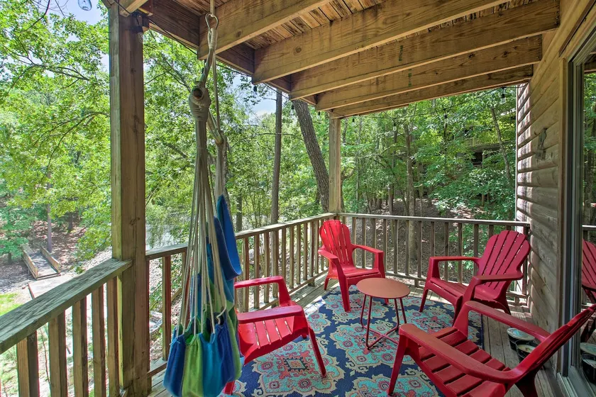 Mount Ida Condo w/ Balcony + Resort Amenities - Image 1