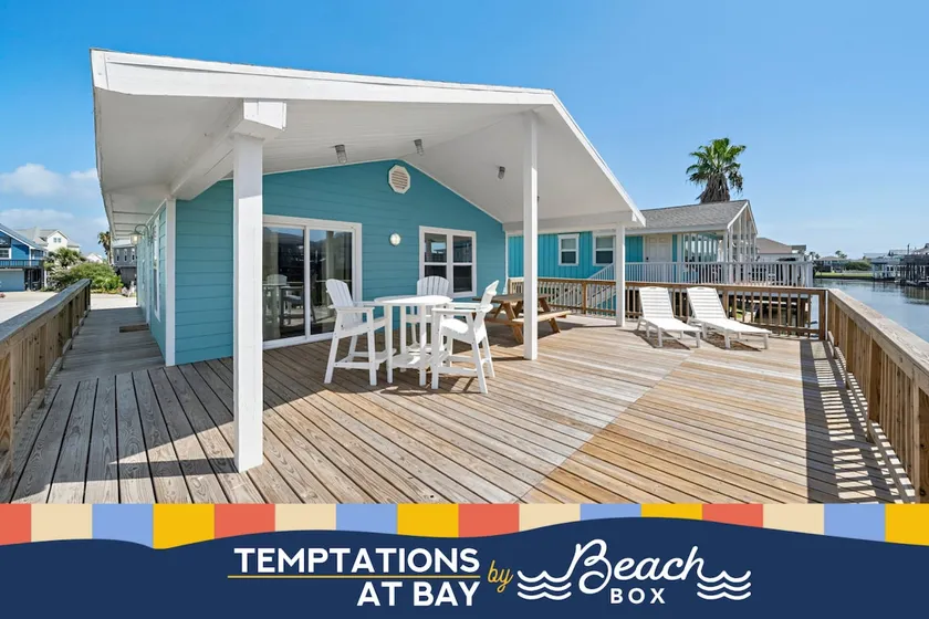 Waterfront Home w/ Expansive Deck, Near the Beach - Image 1