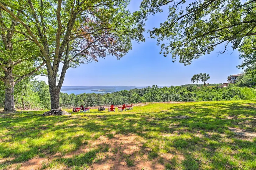 Lakeview Edgemont Escape w/ Fire Pit + Grill! - Image 1