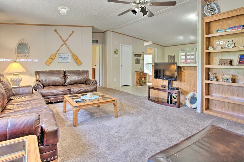 Spacious House ~ 1 Mi to Lake & Boat Ramp! - Image 1