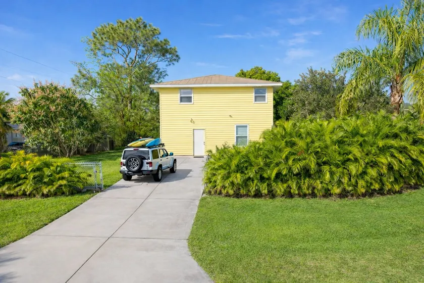 One-Bedroom Retreat with Comfort and Convenience! - Image 1