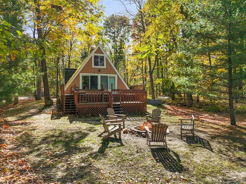 A-Frame | Hot Tub, Fireplace, River, Kayaks &Tubes - Image 1