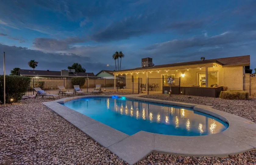 Quiet & Peaceful home! With heated swimming pool - Image 1