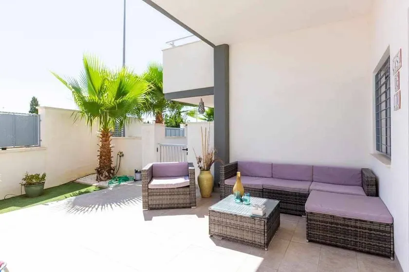 Bungalow Pink garden - Image 1