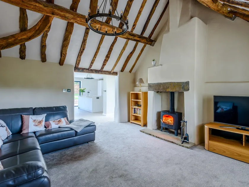 Family-oriented cottage with barbecue & garden - Image 1
