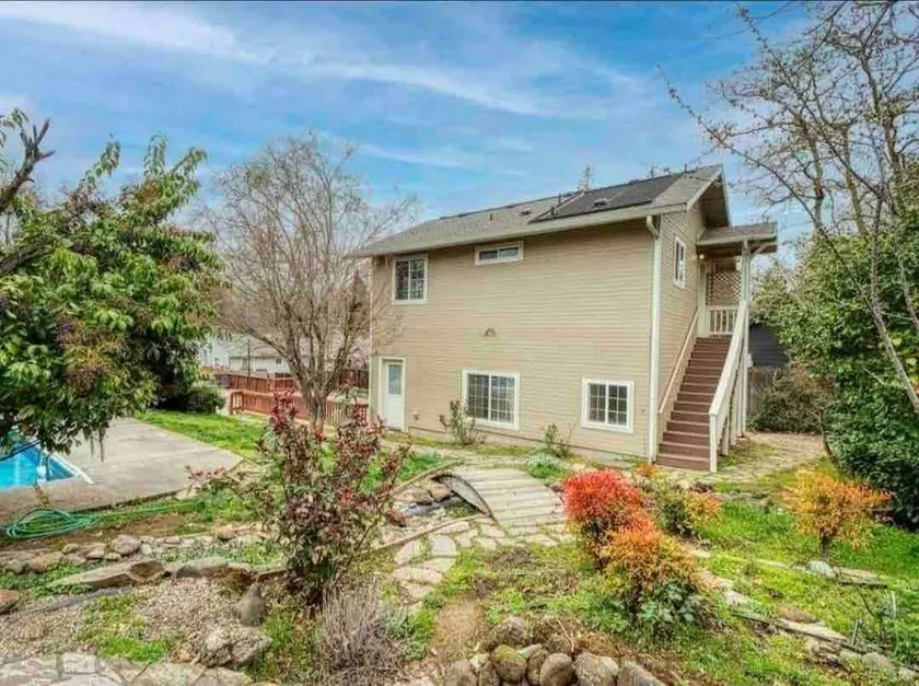 Cozy Condo in East Medford w/ Pool and Hot Tub - Image 1