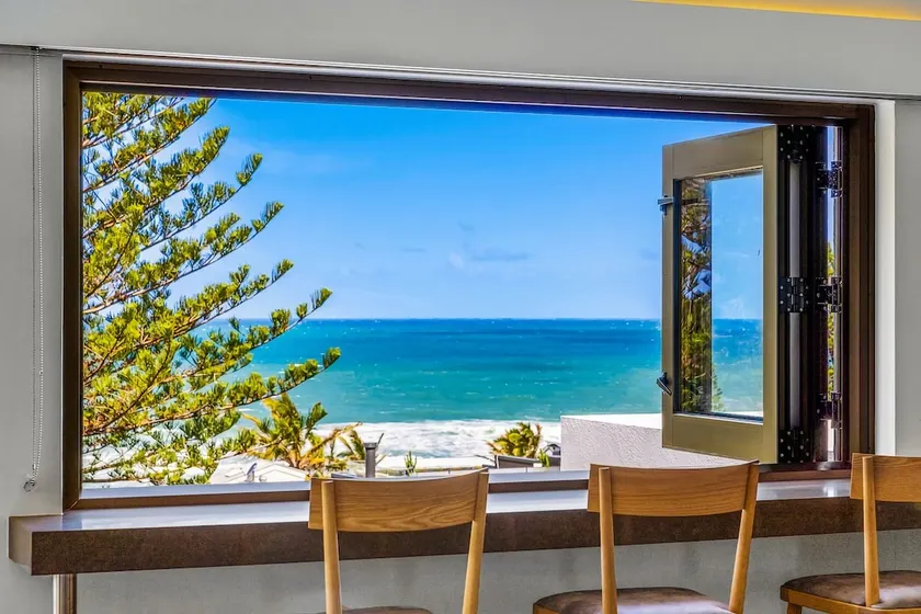 Salt Luxury Location - Image 1