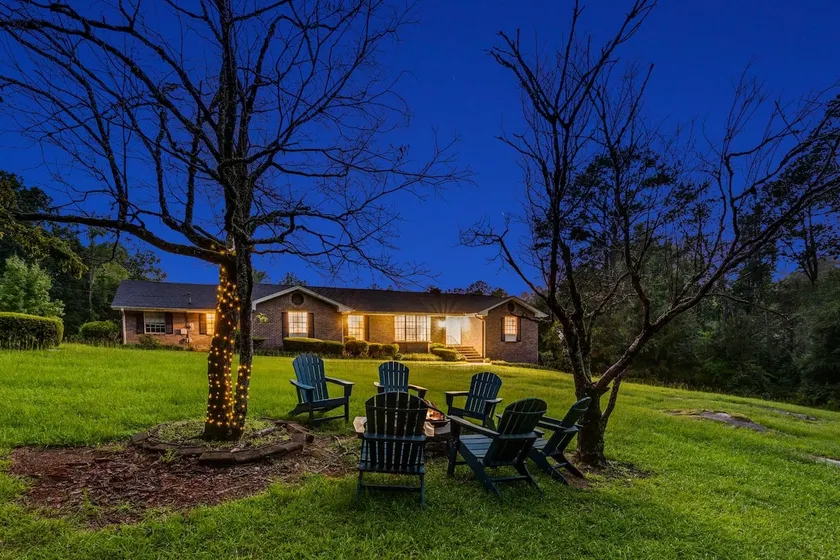 Superbe domaine 4BDR, peut accueillir jusqu'à 15 personnes sur 7 acres - Image 1