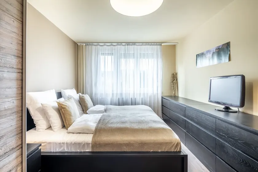 Cozy quiet apartment with a balcony - Image 1