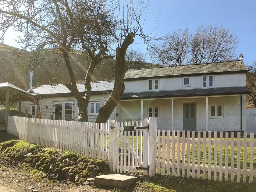 Middle Hanter - UK37355 - Image 1